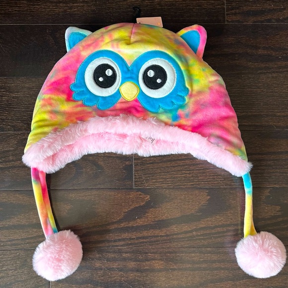 🛍️3/$15 - NWT Girls Plush Fuzzy winter hat - Picture 1 of 5